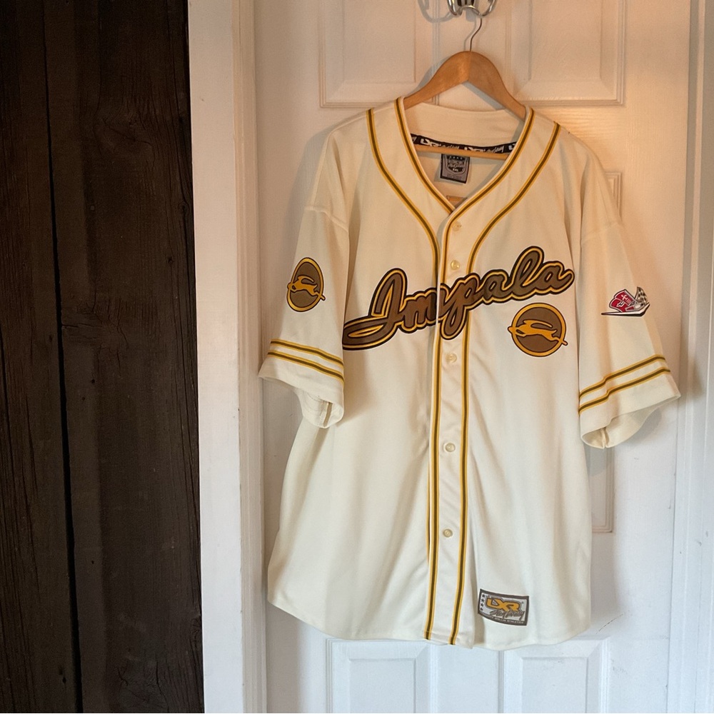 Retro jersey size 2X with a great color combo that just works.
